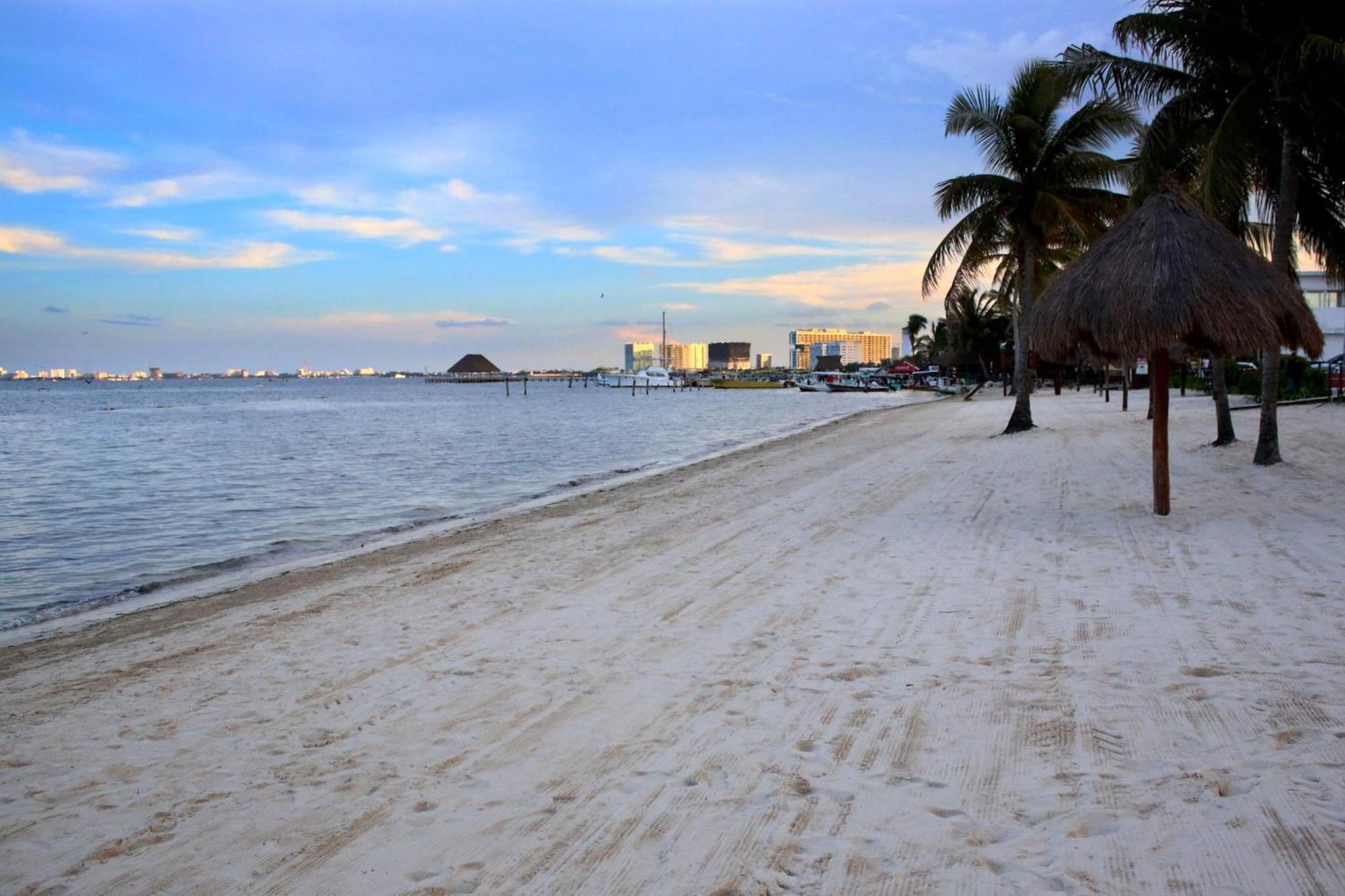 Beautiful Home By The Beach - 3Bedrooms, 2.5Baths Cancún Exteriör bild